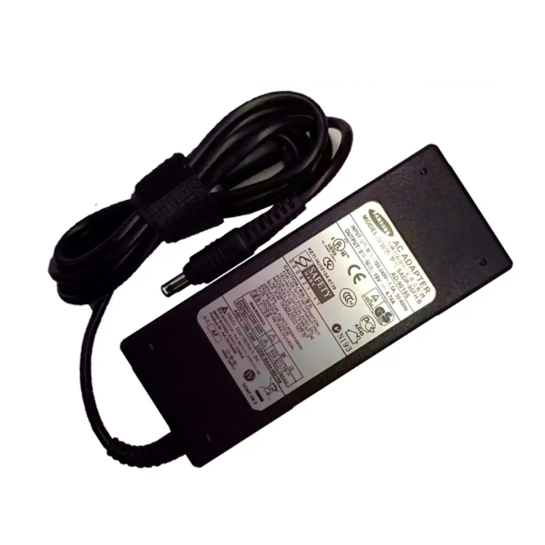 Cargador Adaptador Samsung 19v 4.74a 90W 5.5x3.0mm Plug Negro R540 R580 R620